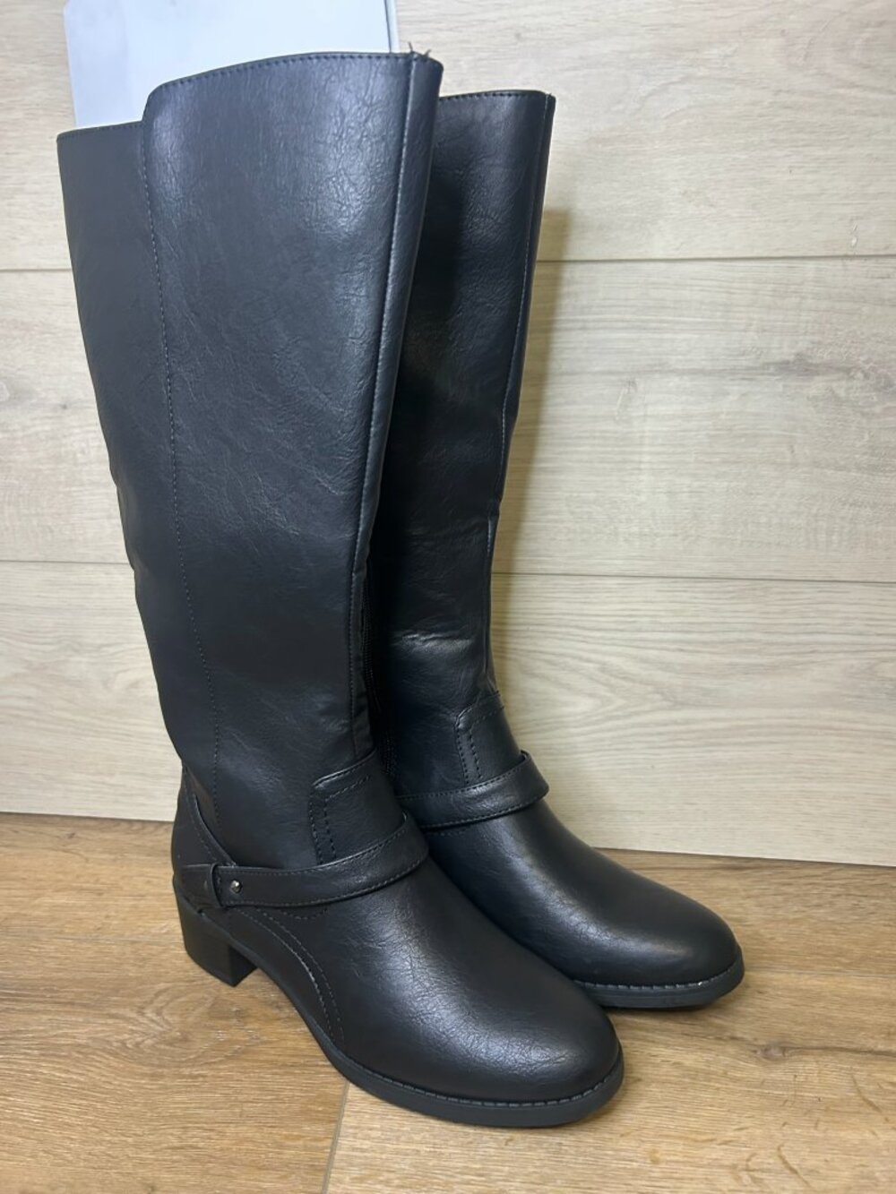 Easy Street Jewel Women's Plus Boot Zip Wide Calf Size 8M